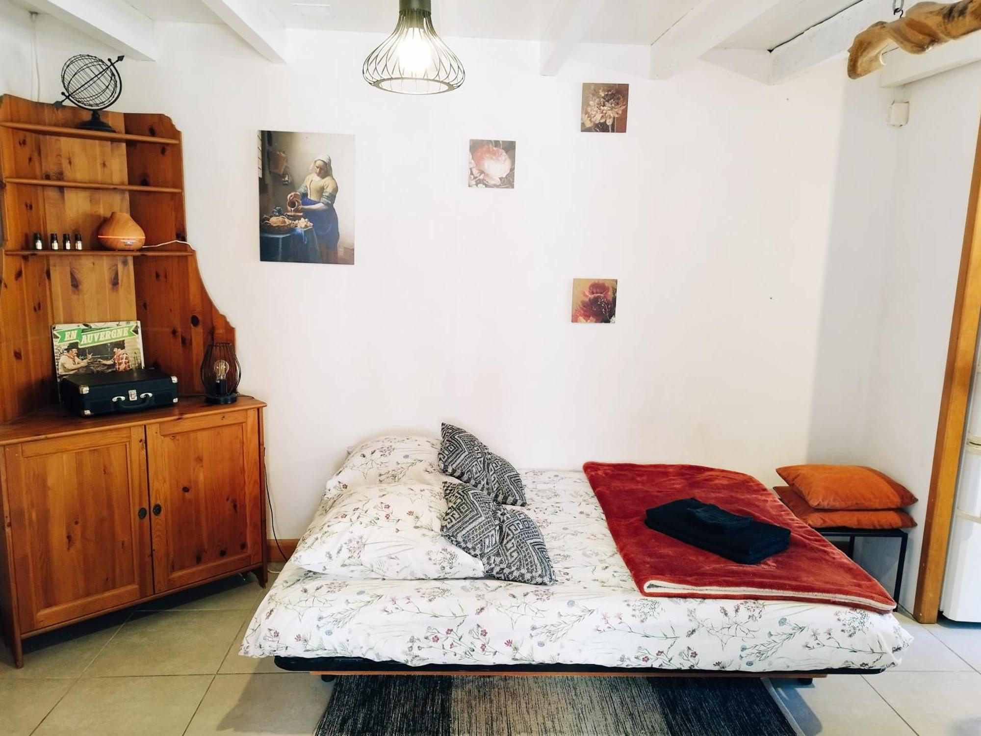 Charmant Studio Tout Equipe Olliergues 外观 照片