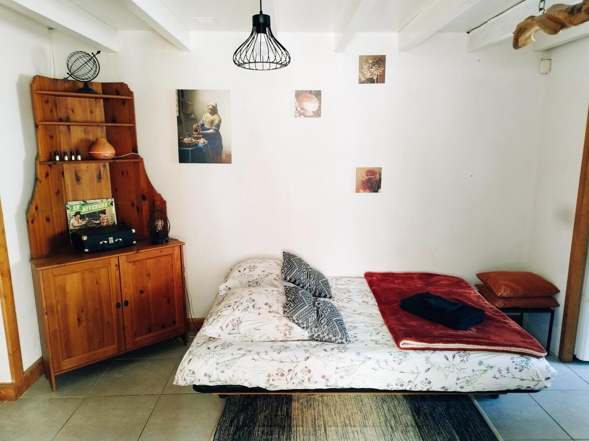 Charmant Studio Tout Equipe Olliergues 外观 照片
